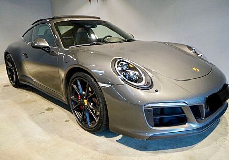 Porsche 991 Carrera 4 GTS Coupé PDK Carrera GTS
