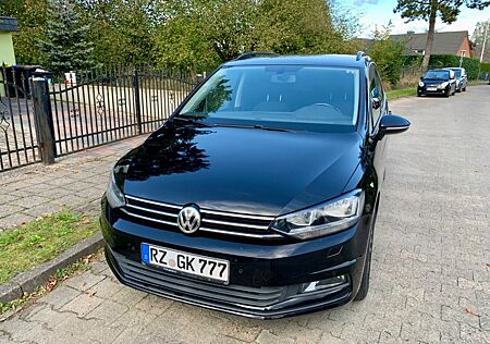 VW Touran Volkswagen 2.0 TDI SCR Comfort. Tüv neu BMT, AHK,ACC