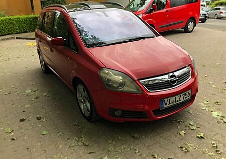 Opel Zafira 1.9 CDTI Cosmo 150 PS *Panorama-Dach*