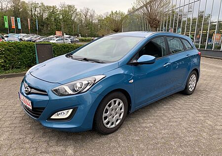 Hyundai i30 cw 1.Hand Scheckheft Sitzheizung PDC