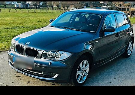 BMW 118i - E87