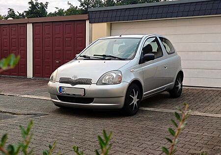 Toyota Yaris 1.0 NUR 57TKM KLIMA/ FUNK / TÜV 08/2026