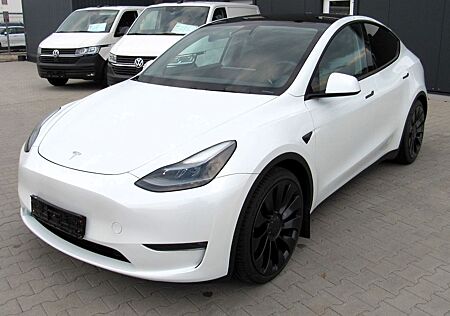 Tesla Model Y Performance Dual, AHK, SOH 92,0%, Grünh.