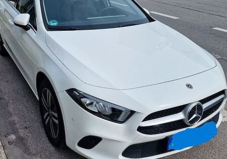 Mercedes-Benz A 250 e DCT -
