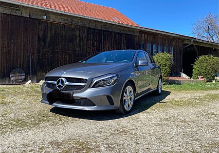 Mercedes-Benz A 160 - Vollausstattung - Scheckheftgepflegt