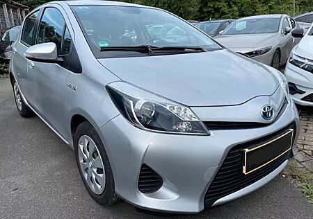 Toyota Yaris Hybrid Life