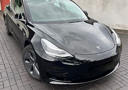 Tesla Model 3 Standard-Reichweite Plus - Hinterrad...