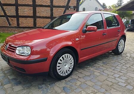 VW Golf Volkswagen Edition 1.6 im Topzustand mit KLIMA+AHK