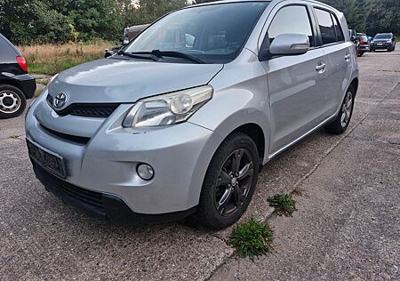 Toyota Urban Cruiser 1,4-l-D-4D 4x4 Life Life