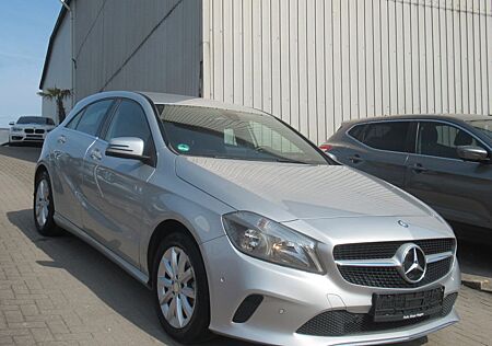 Mercedes-Benz A 180 BlueEfficiency- NAVI-SHZ-PDC-ALU-ALWR-INSP