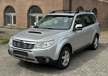 Subaru Forester Exclusive/Anhängerkupplung / TÜV AU NEU