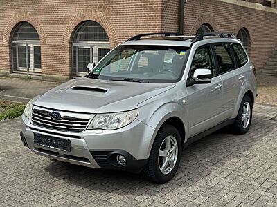 Subaru Forester Exclusive/Leder/Klima/KeylessGo/Anhänge