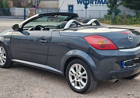 Opel Tigra 1.8 -