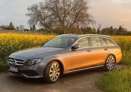 Mercedes-Benz E 220 d (gepflegter, MB Scheckheft Wagen)