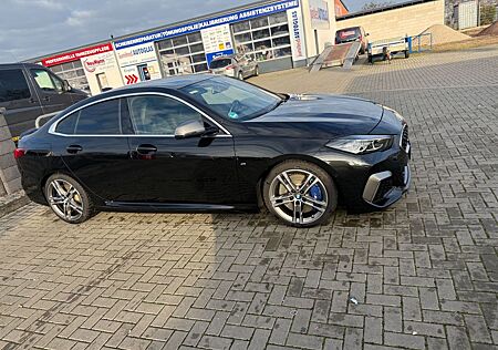 BMW M235i xDrive Gran Coupé 8 fach bereift Liebhaber