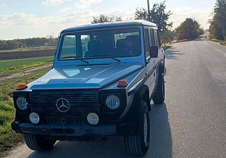 Mercedes-Benz G 230