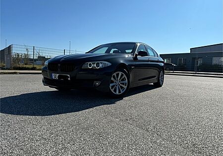 BMW 523i Touring -