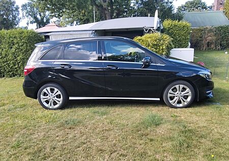 Mercedes-Benz B 200 -