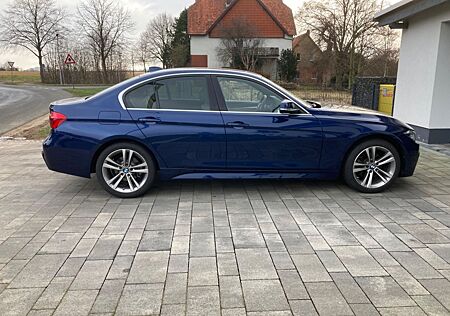 BMW 330i Aut. Navi LED PDC Leder M Paket Kamera