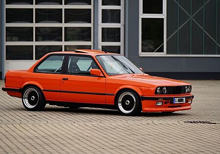 BMW 323