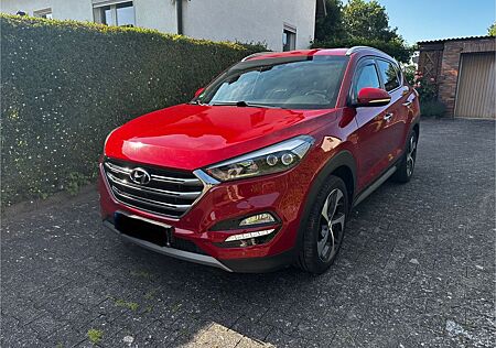 Hyundai Tucson 4WD LED Navi Sitzheizung v/h TÜV neu