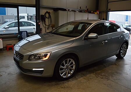 Volvo S60 Lim. Facelift Momentum D2 Automatik Navi Pdc