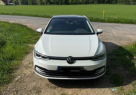 VW Golf Volkswagen 8 1.5/IQ/AHK/Pano