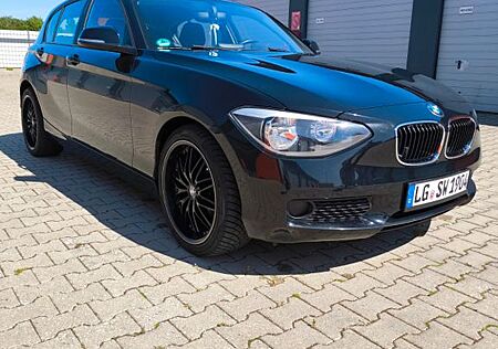 BMW 116i - Scheckheft/Reifen und Bremsen*neu*