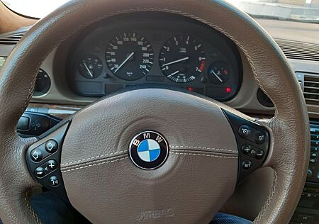 BMW 740i E38