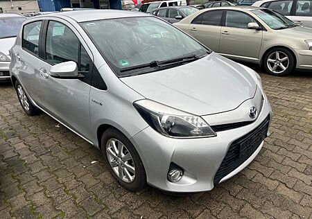 Toyota Yaris Hybrid Life