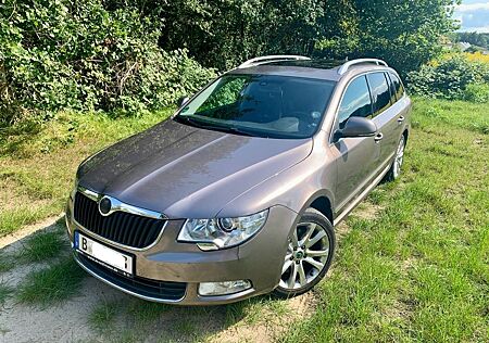 Skoda Superb gebraucht kaufen Skoda Superb 1.8 TSI DSG Elegance Combi AHK/PANORAMA