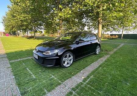 VW Golf Volkswagen 2.0 TDI DSG BMT GTD GTD