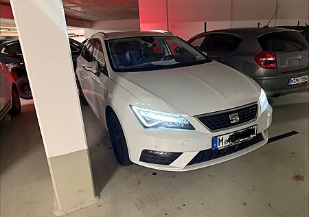Seat Leon Top Zustand Benzin und Gas