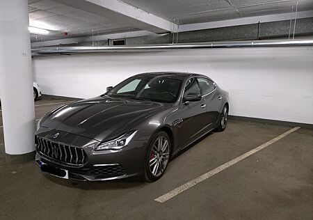 Maserati Quattroporte 3.0 V6 GranLusso S| Service NEU