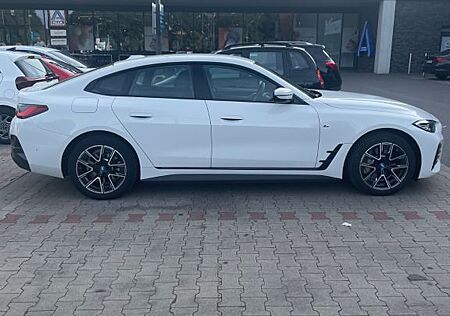 BMW i4 eDrive35 M Sport Ambiente Ablagenpaket