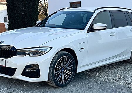 BMW 330e xD M Sport,AHK,HUD,Laser,ACC,HIFI,360 Kam.
