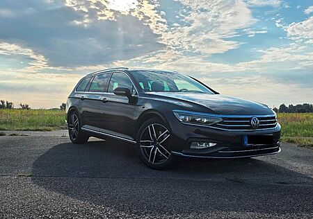 VW Passat Volkswagen 2.0 TDI Elegance DSG ACC AHK LED