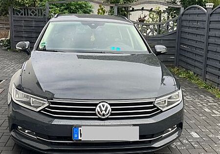 VW Passat Variant gebraucht kaufen VW Passat Variant Volkswagen 2.0 TDI SCR DSG Comfortline V...