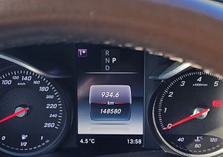 Mercedes-Benz C 400 4MATIC T AMG Line Autom. AMG Line