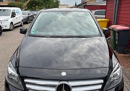 Mercedes-Benz B 180 -