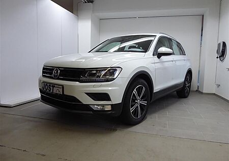 VW Tiguan Volkswagen Highline 2.0 TDI Navi Pano AHK LED el.Kla