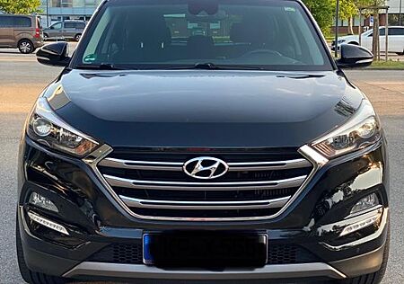 Hyundai Tucson 2.0 CRDi Style 2WD - TÜV NEU