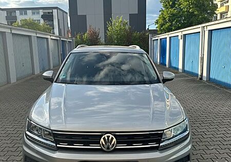 VW Tiguan Volkswagen 2.0 TDI DSG Highline 4Motion Standheizung