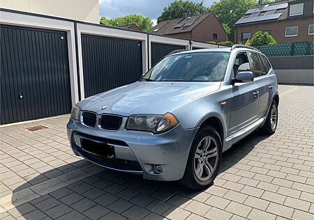 BMW X3 3.0d M Paket Leder Rückfahrkamera AHK Pano