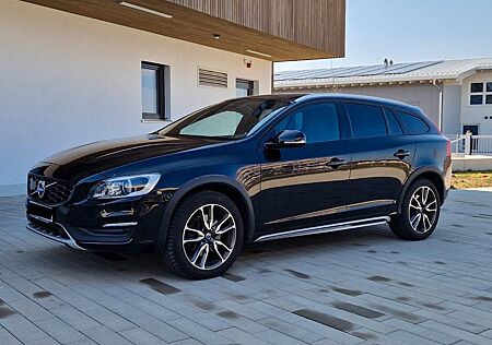 Volvo V60 CC V60 Cross Country D4 AWD Geartronic Summum S...