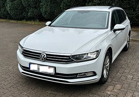 VW Passat Variant Volkswagen Passat 2.0 TDI DSG ACC LED Xenon Navi SHZ AnhK