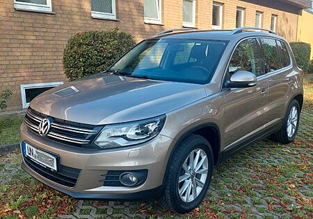 VW Tiguan Volkswagen 2.0 TDI BlueMotion Tech Sport & Style...