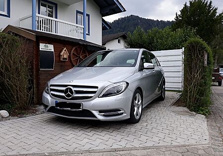 Mercedes-Benz B 180 Sportpaket*Xenon*Navi*PDC