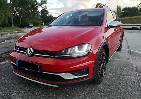 VW Golf Volkswagen 2.0 TDI 135kW DSG 4MOTION BMT Alltrack ...