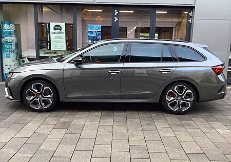 Skoda Octavia Combi RS Pano+ACC+AHK+Alu19"+Kessy+DCC